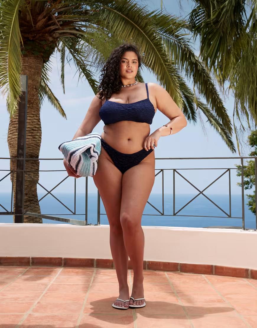 granatowa góra od bikini 