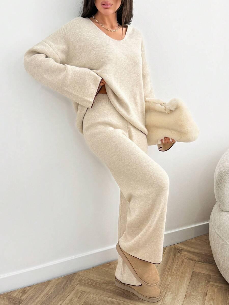 BEŻOWY SWETER Z DŁUGIM RĘKAWEM