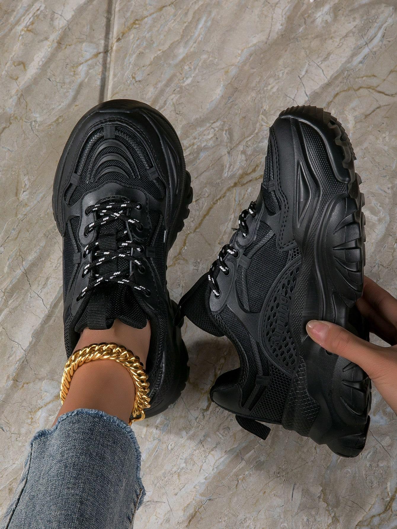 czarne buty sportowe 