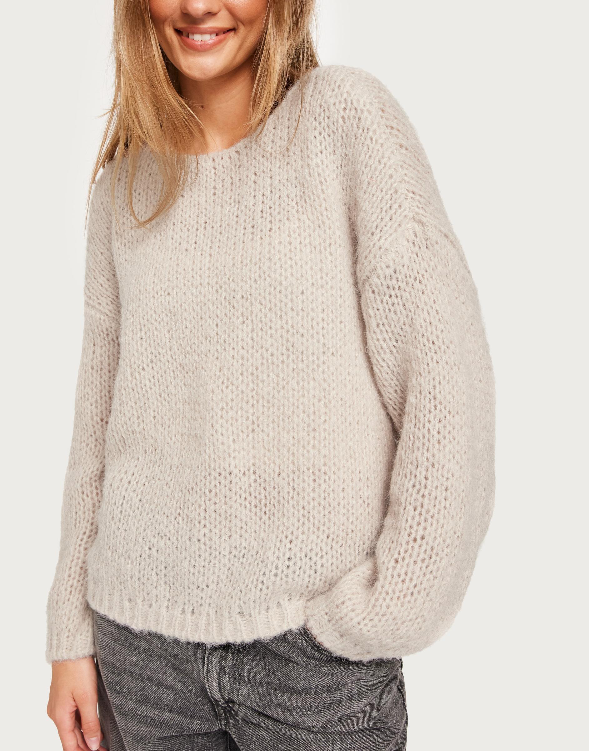 BEŻOWY PLECIONY SWETER OVERSIZE
