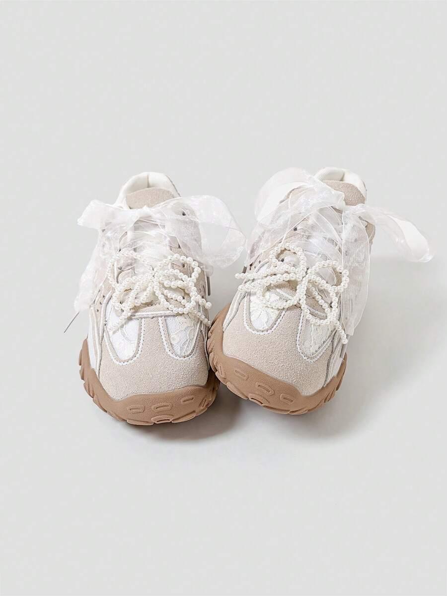 BUTY SPORTOWE ZDOBIENIA