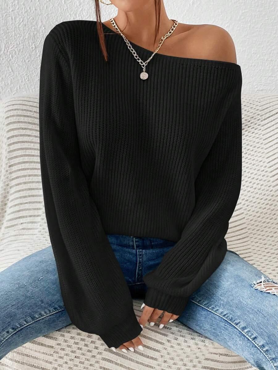 CZARNY SWETER ASYMETRIA