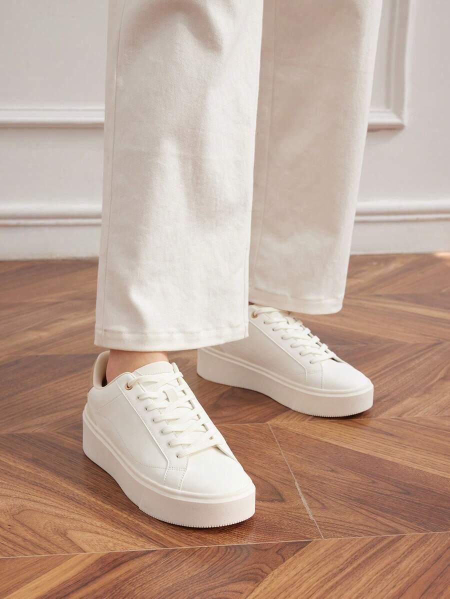 BIAŁE SPORTOWE BUTY