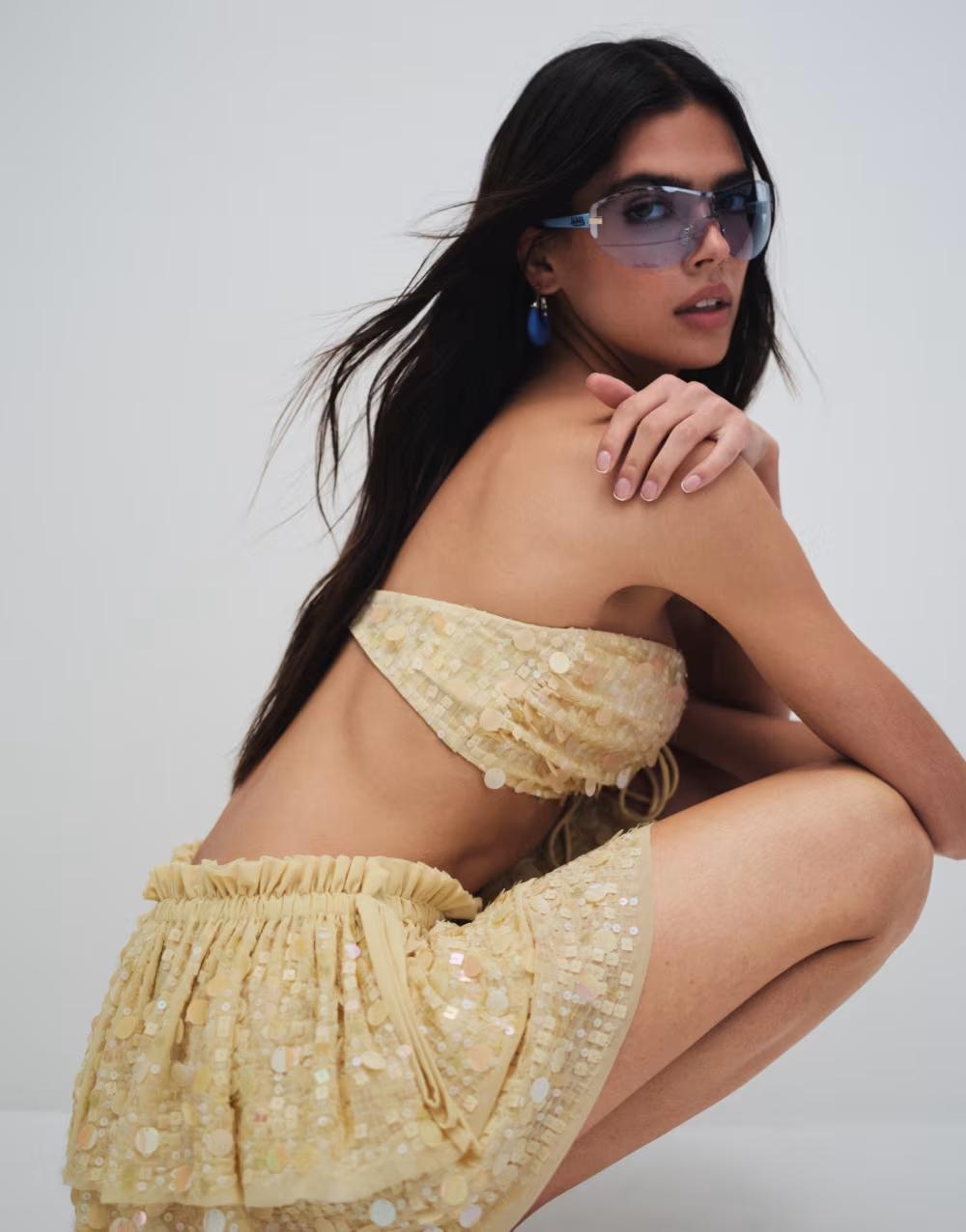 żółta góra od bikini cekiny