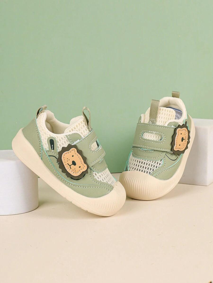 ZIELONE BUTY ZDOBIENIA