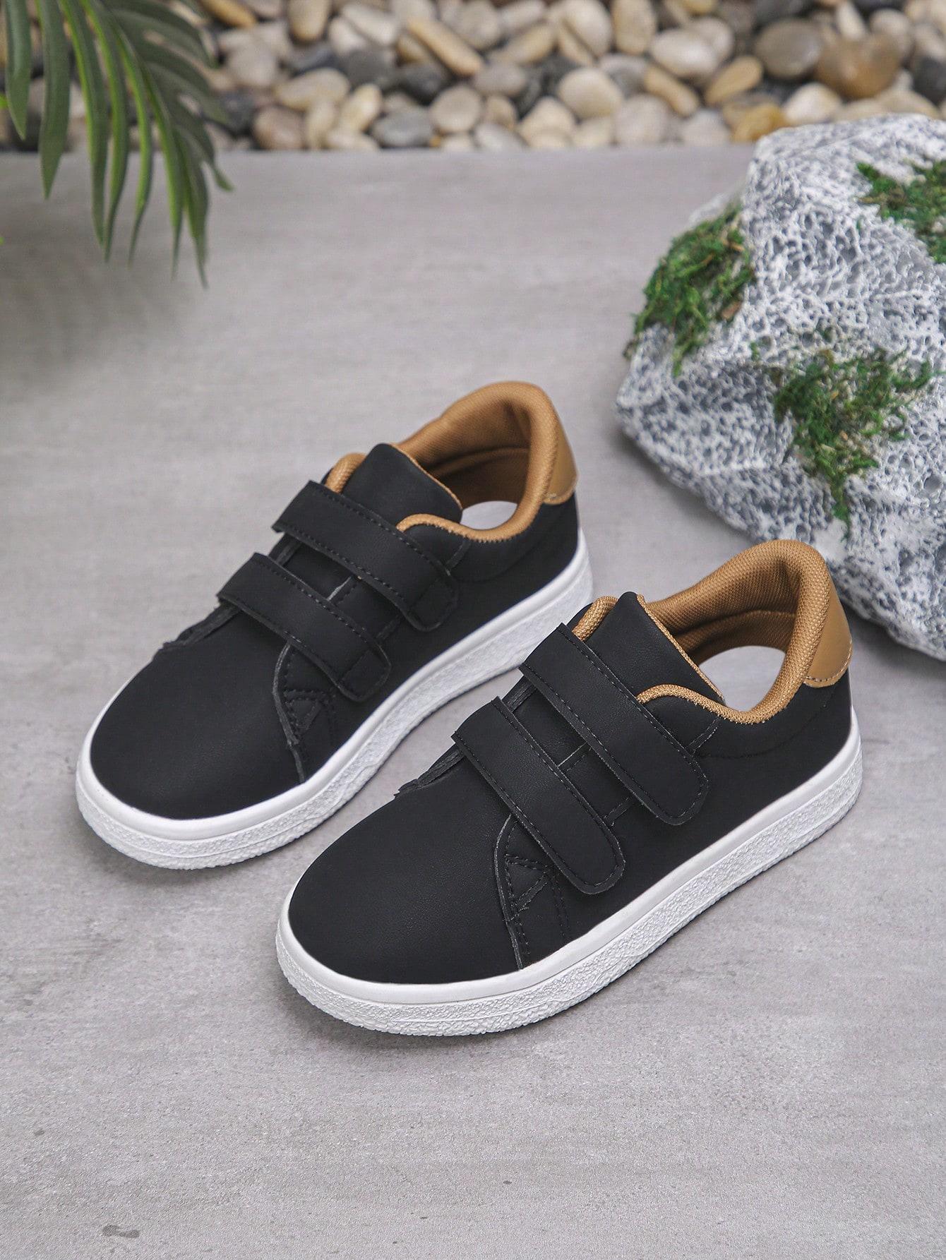 czarne buty sportowe