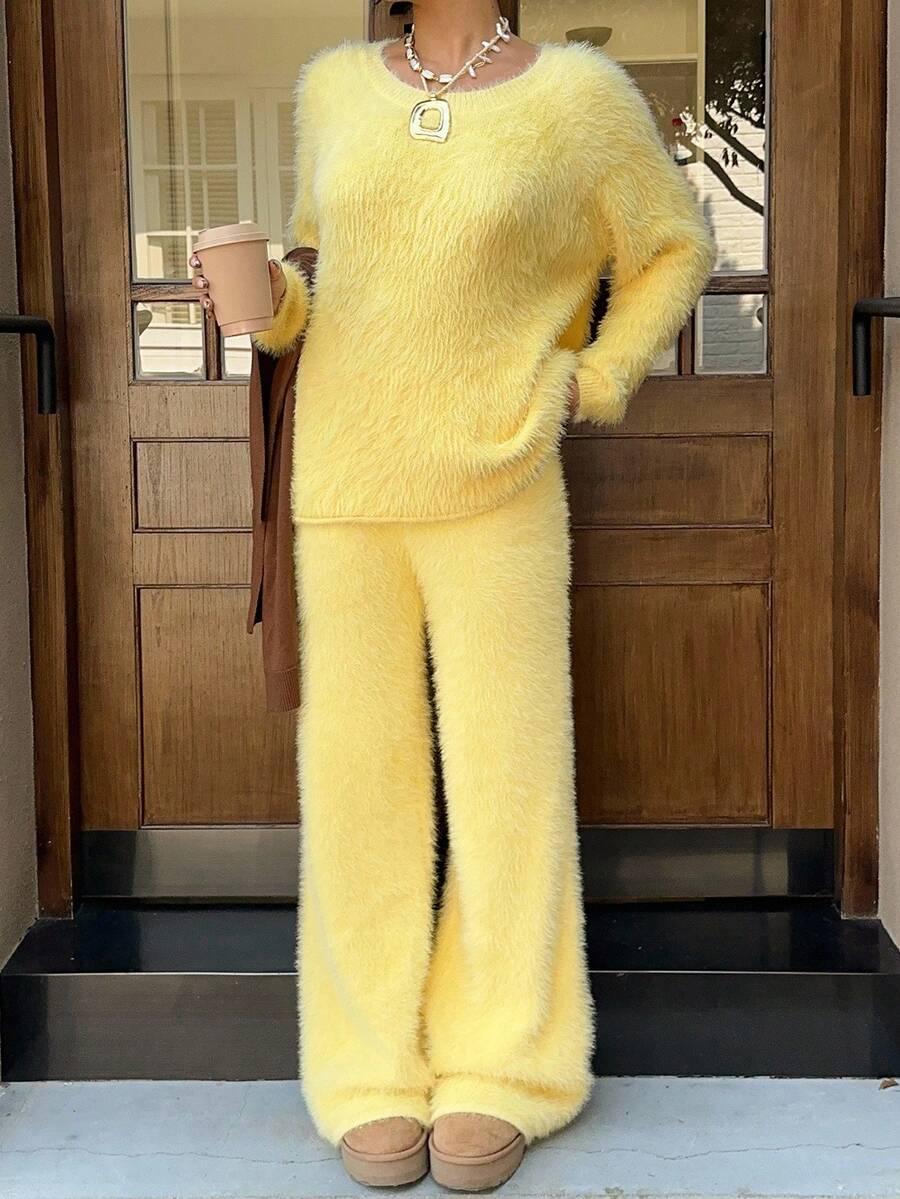 żółty sweter casual
