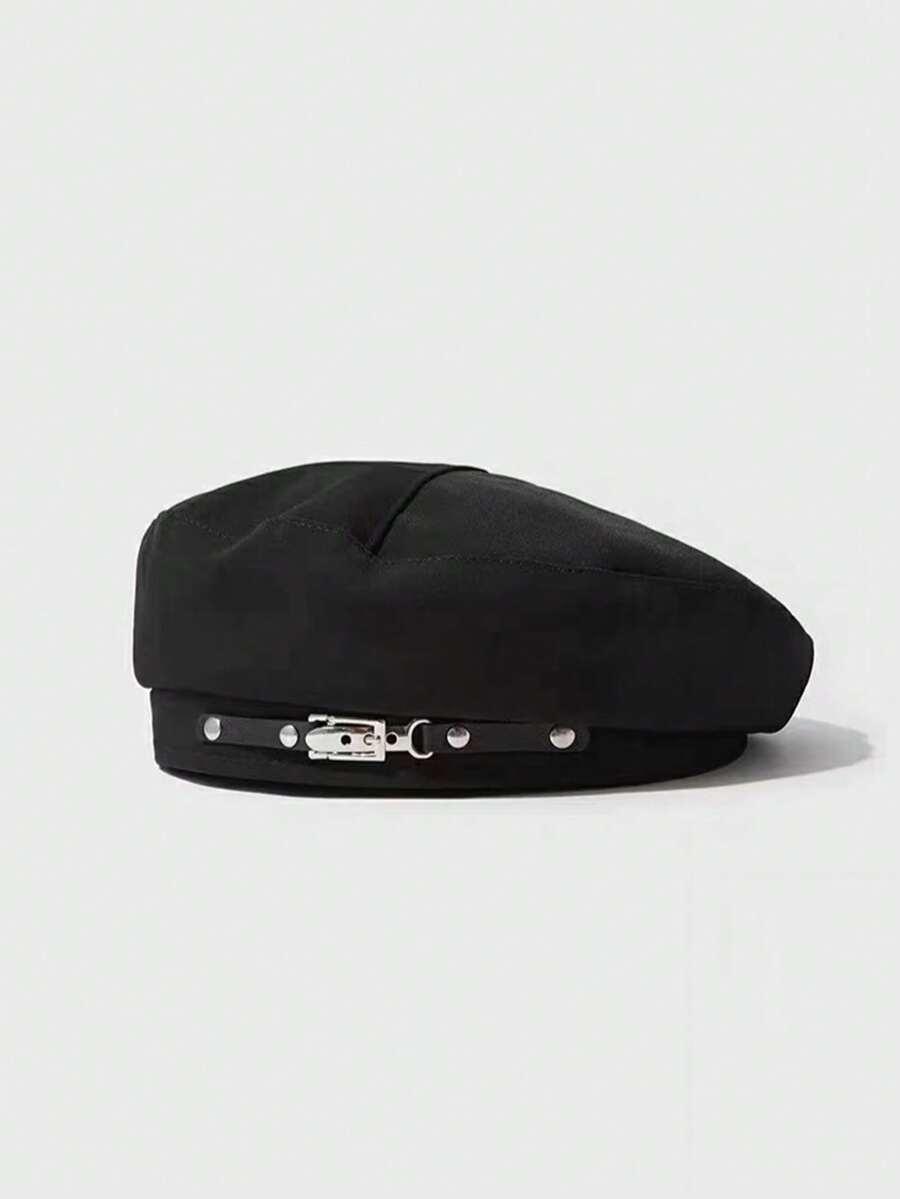 czarny beret zdobienie