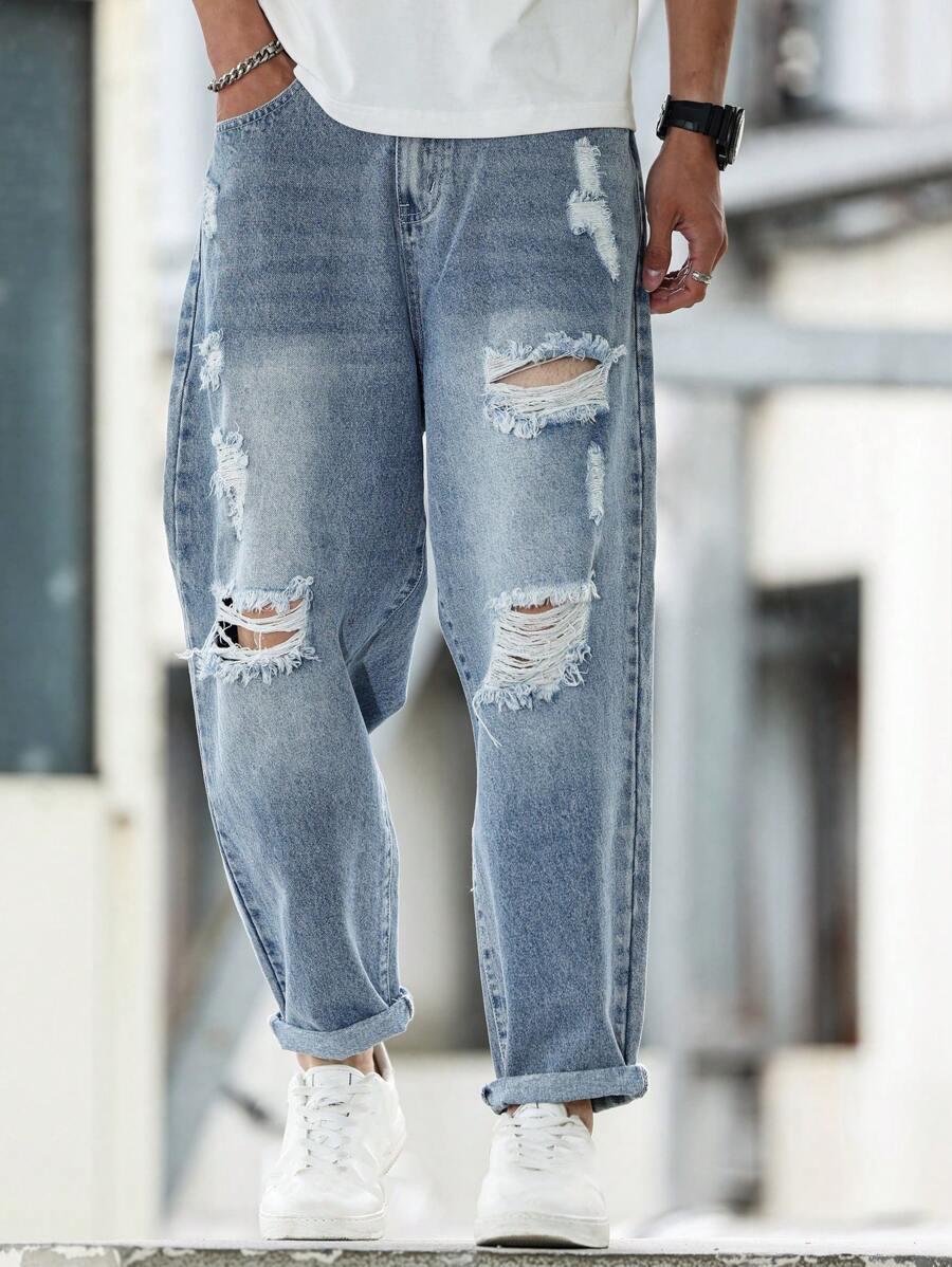 niebieskie spodnie jeans