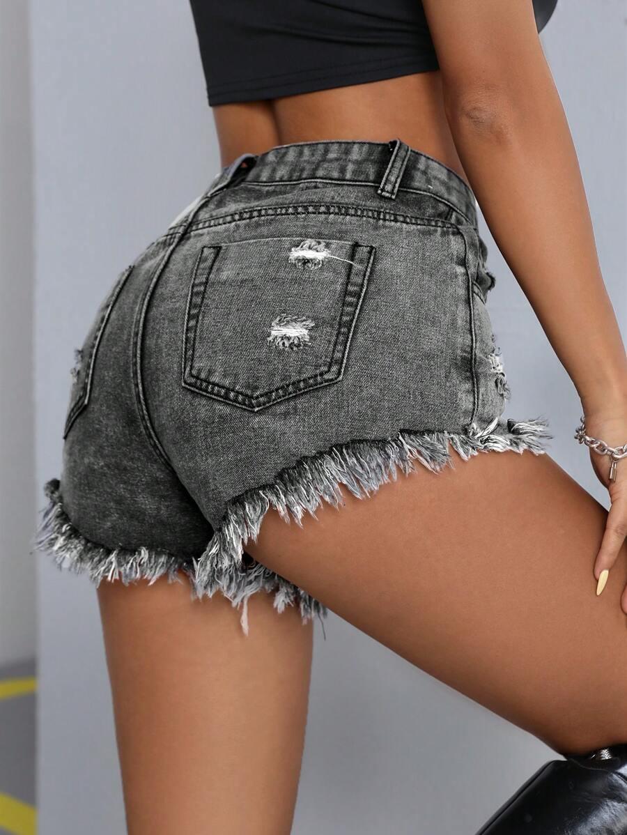 szare spodenki jeans przetarcia