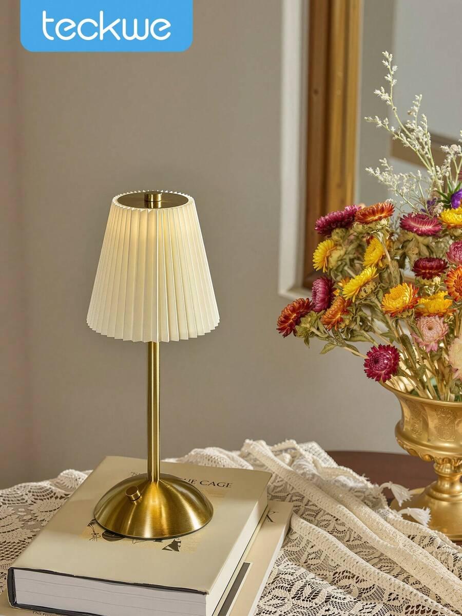 złota lampka nocna