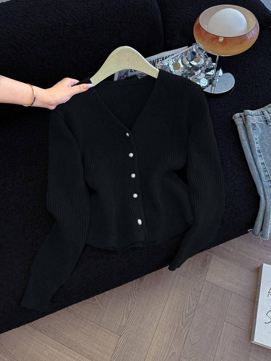 CZARNY SWETER GUZIKI
