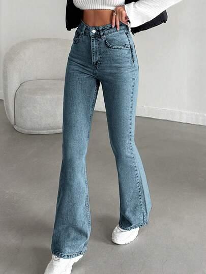 niebieskie spodnie jeans 