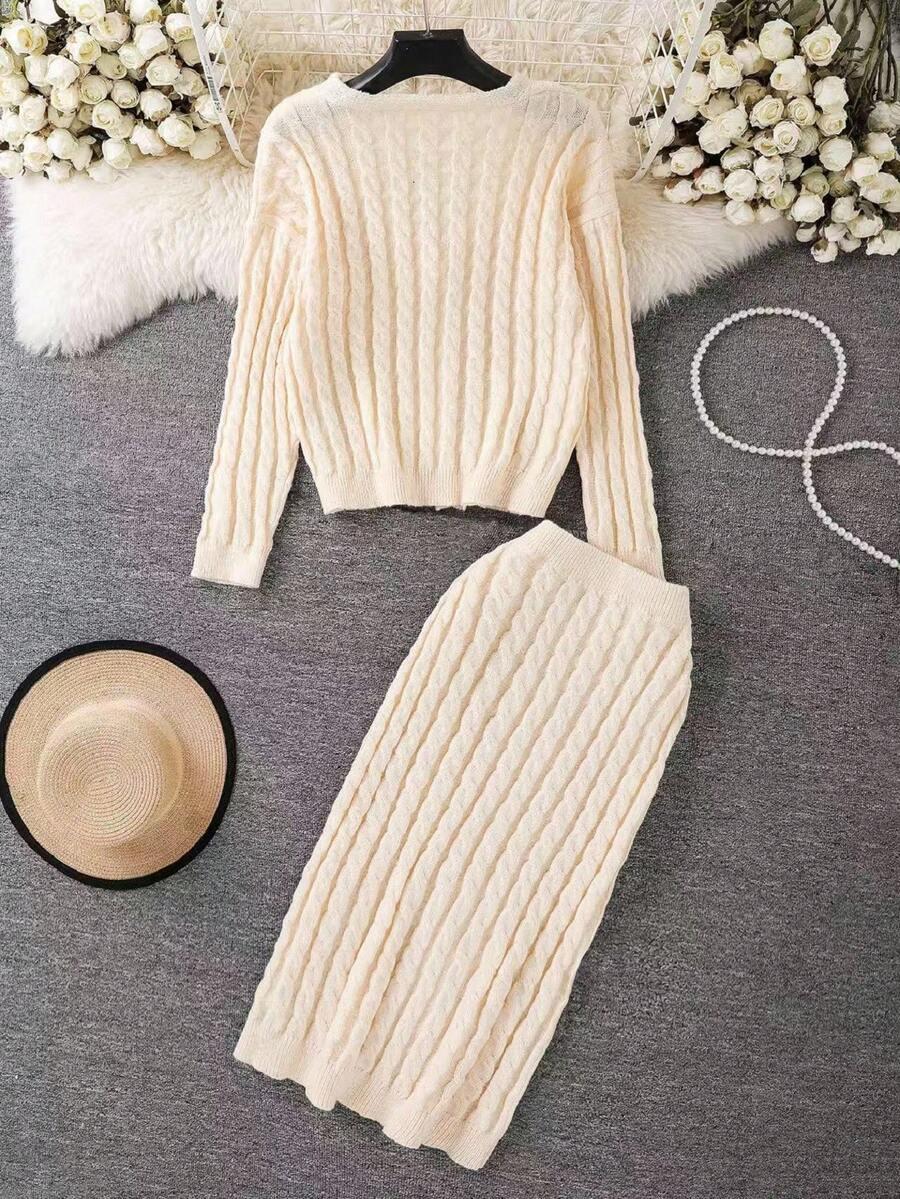 KOMPLET SWETER I SPÓDNICA 