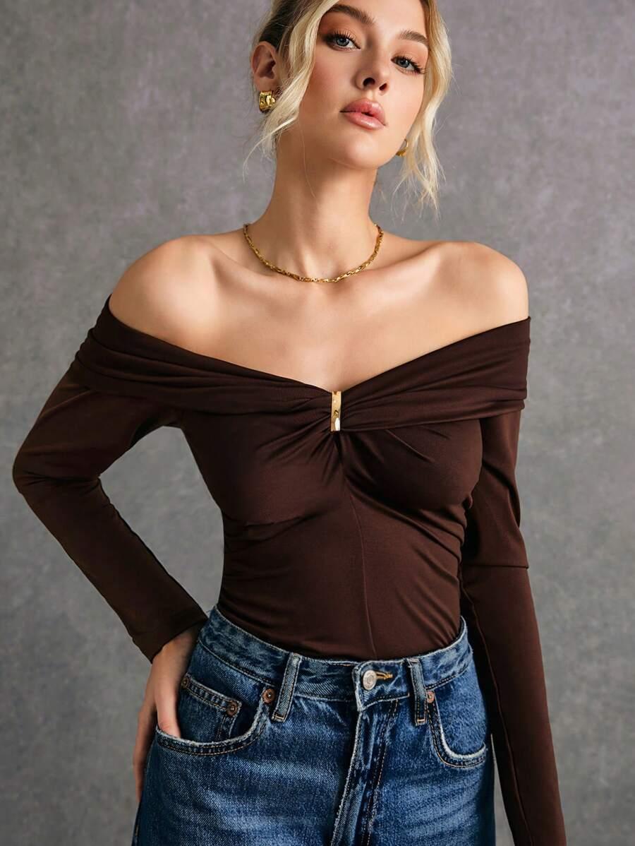 BRĄZOWY TOP ODKRYTE RAMIONA