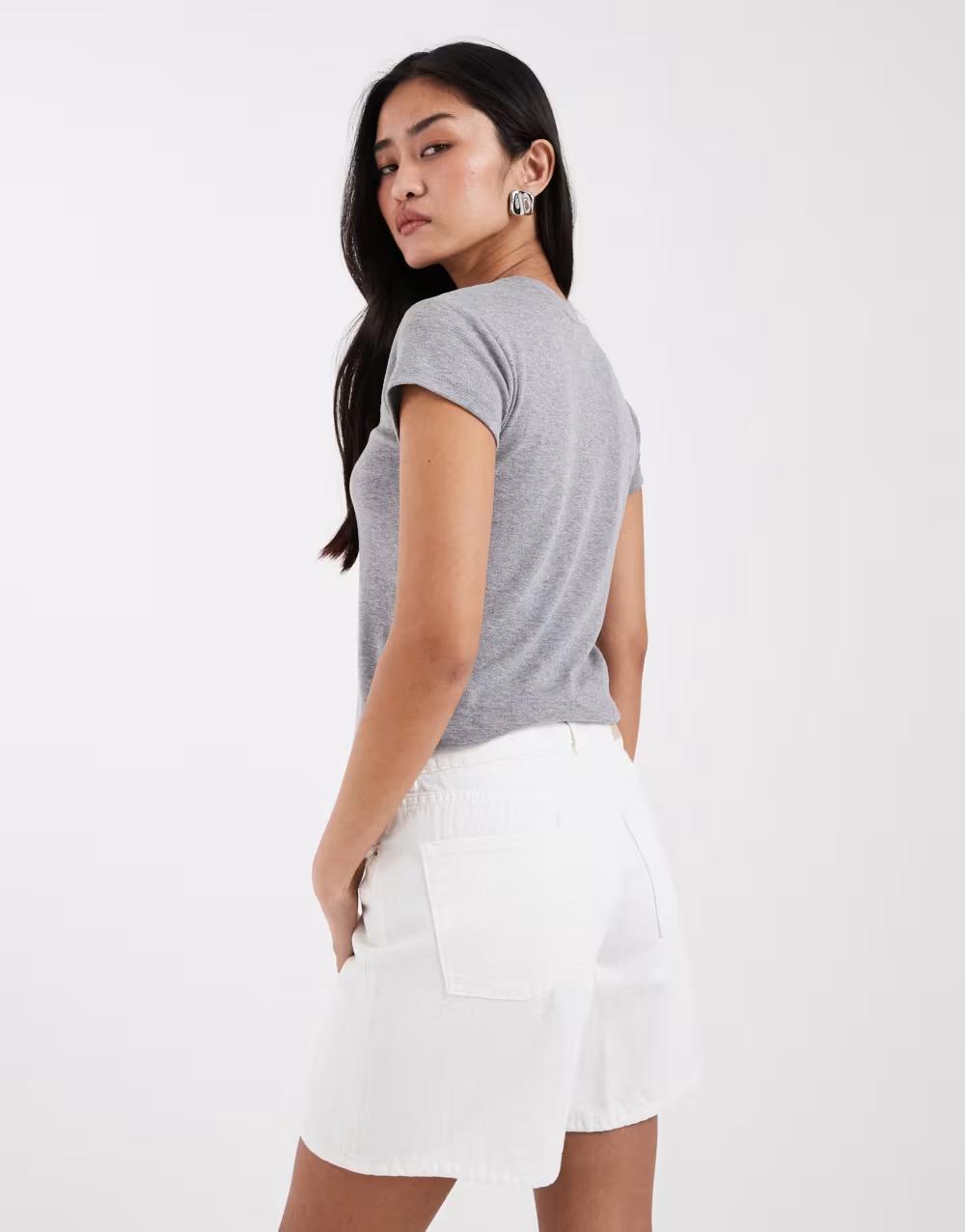 BIAŁE SPODENKI JEANS