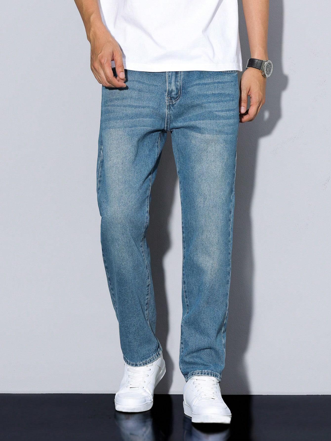 niebieskie spodnie jeans