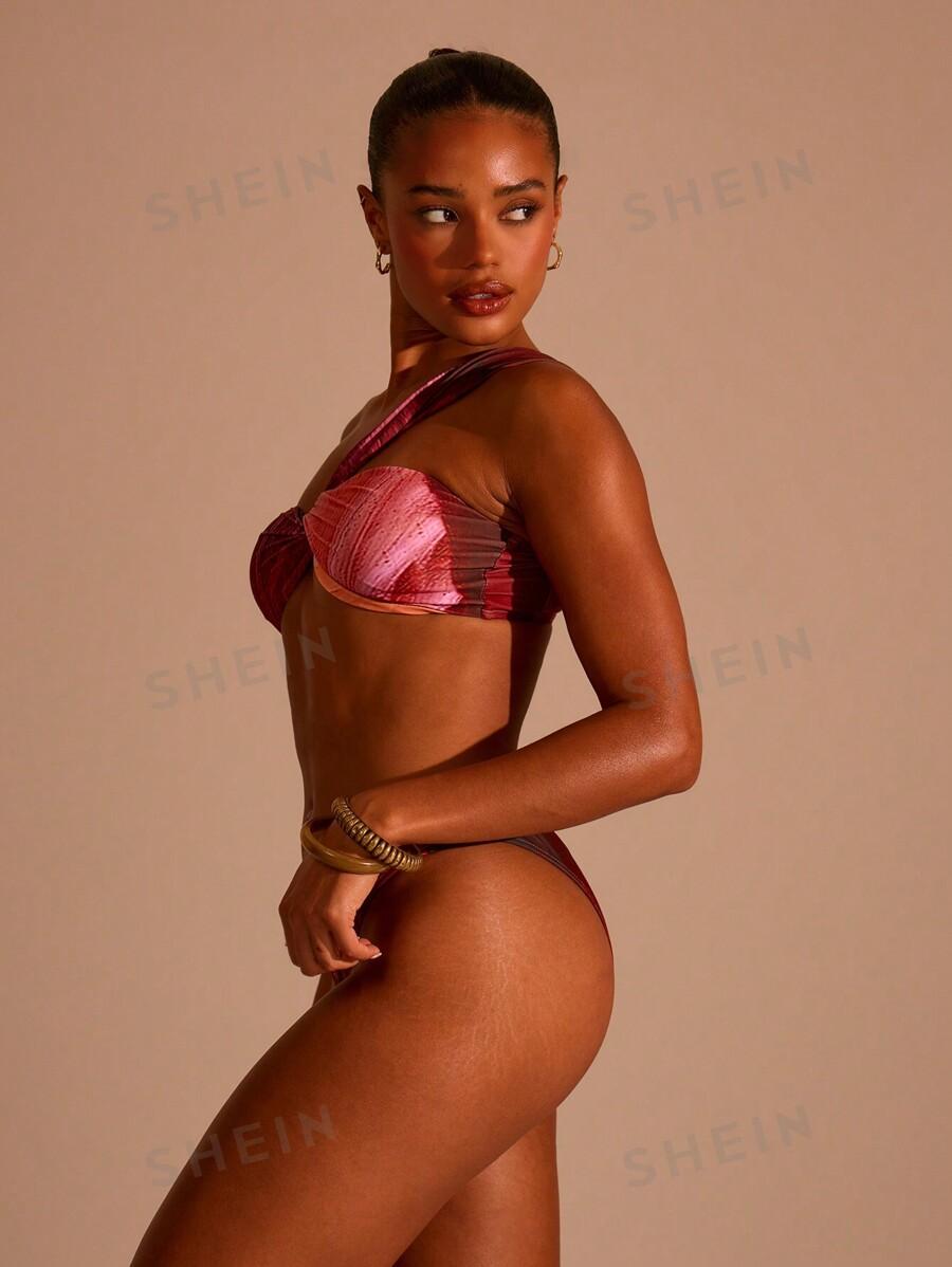 DÓŁ OD BIKINI