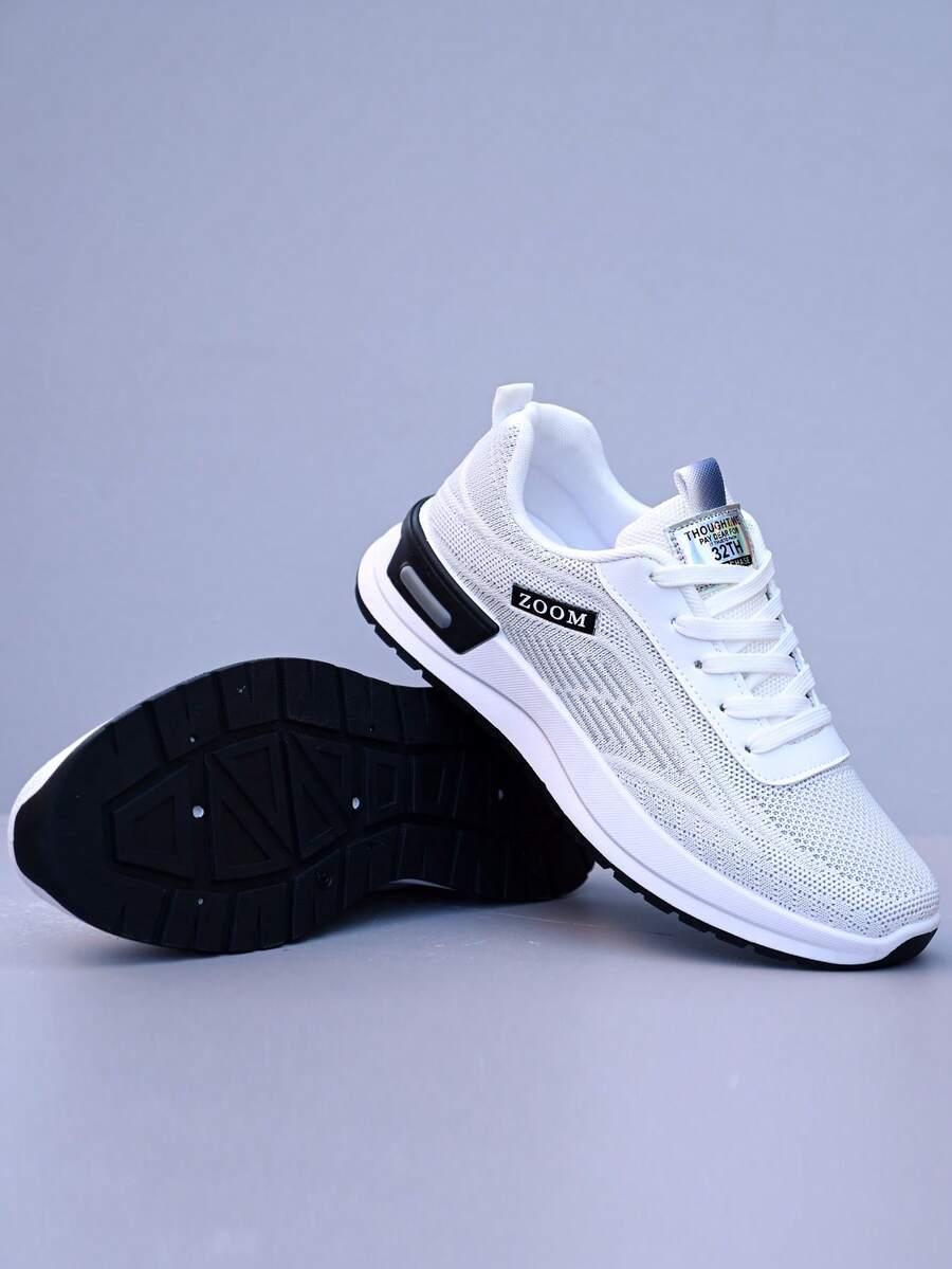 sznurowane buty sportowe