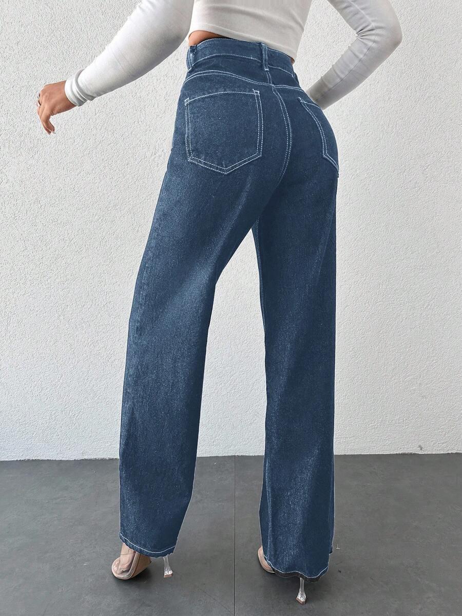 niebieskie spodnie jeans