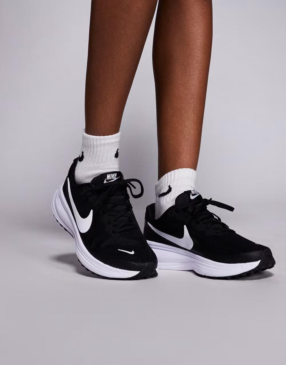 Revolution 8 buty sportowe logo