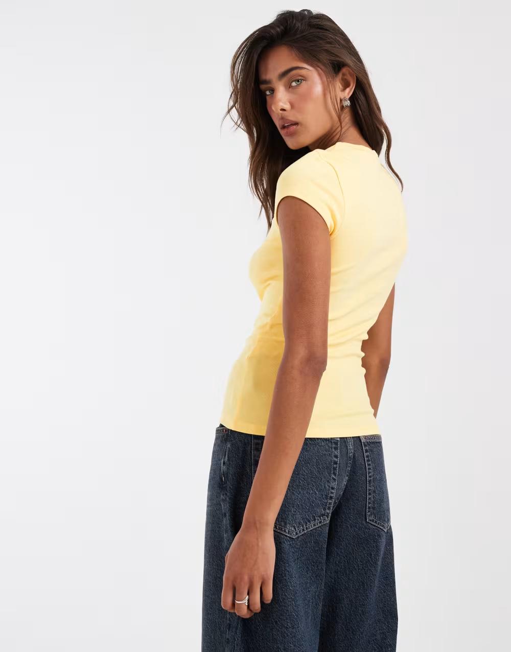 ŻÓŁTY T-SHIRT Z KRÓTKIM RĘKAWEM BASIC