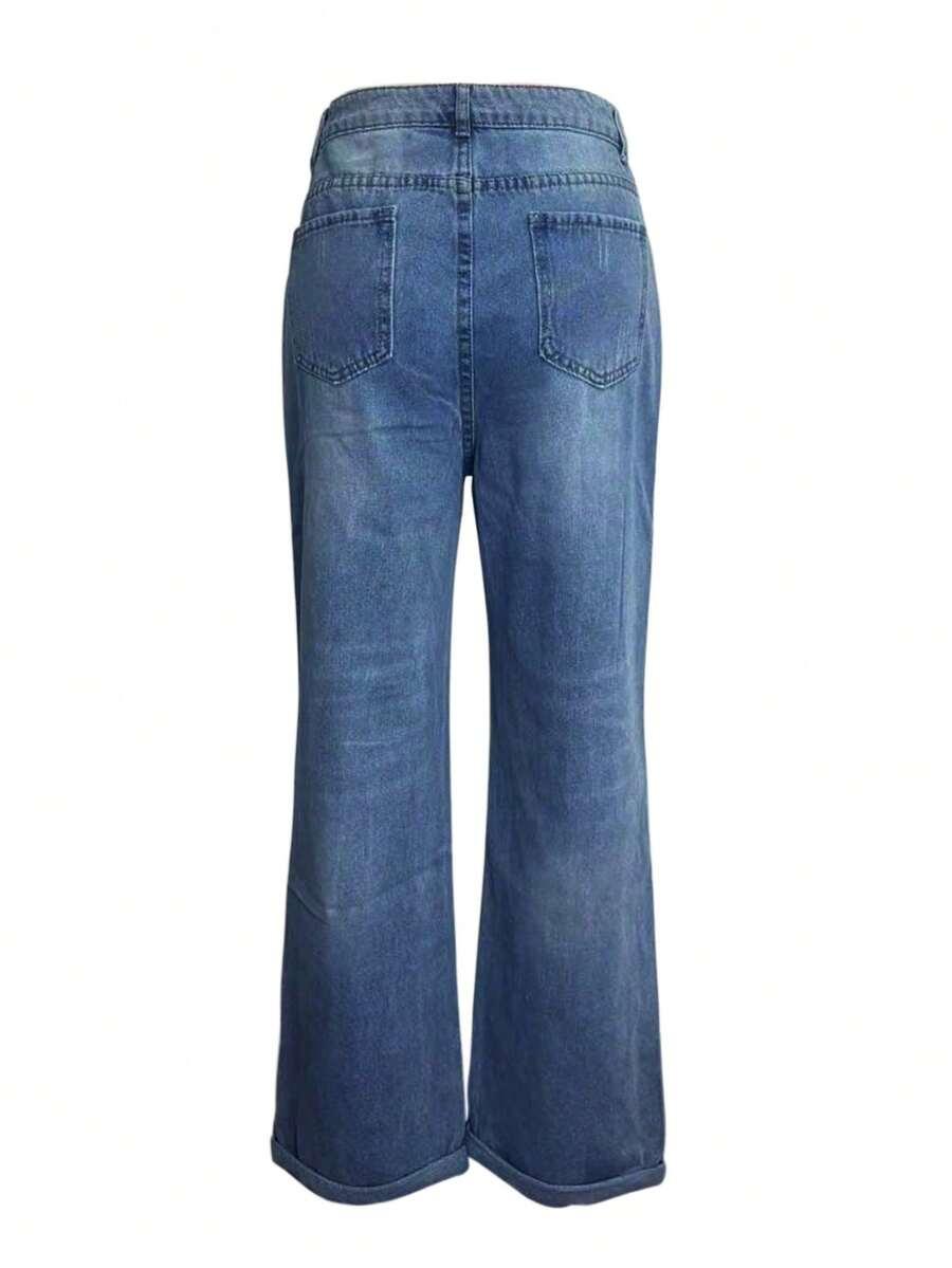 niebieskie spodnie jeans