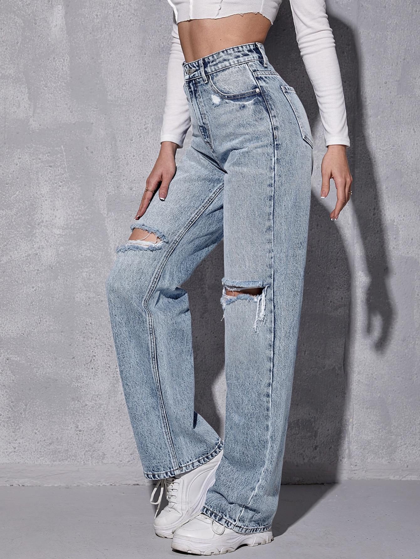 niebieskie spodnie jeans