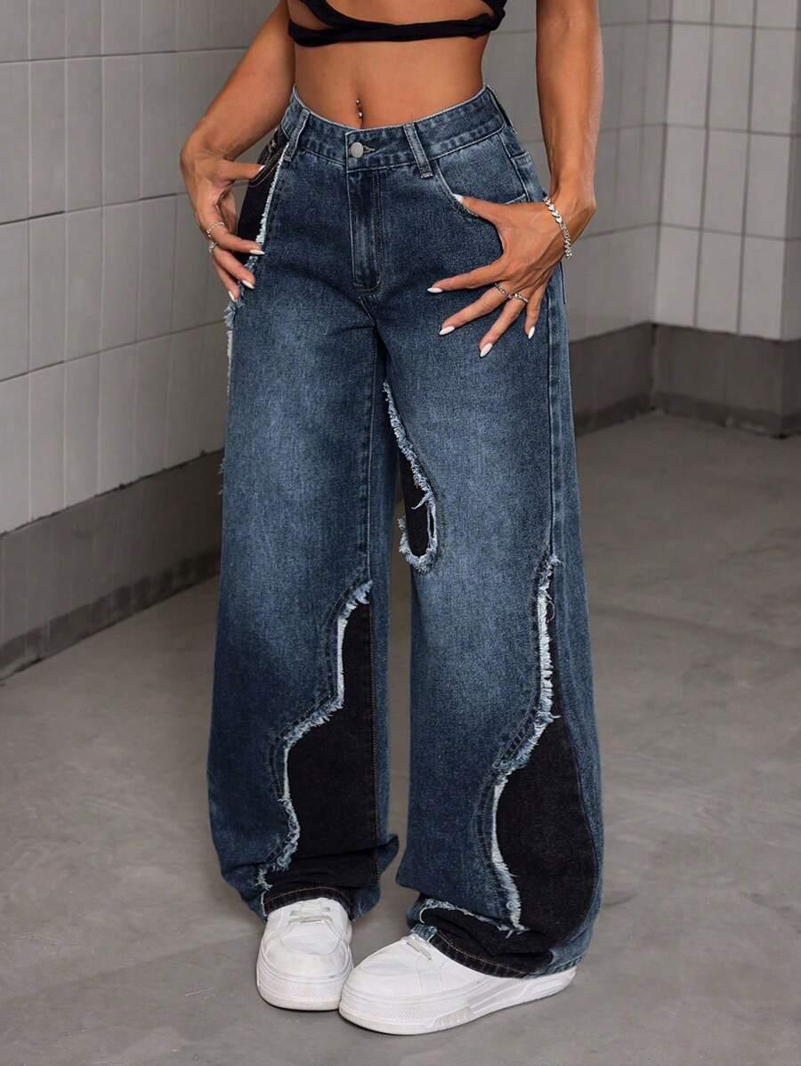 niebieskie spodnie jeans