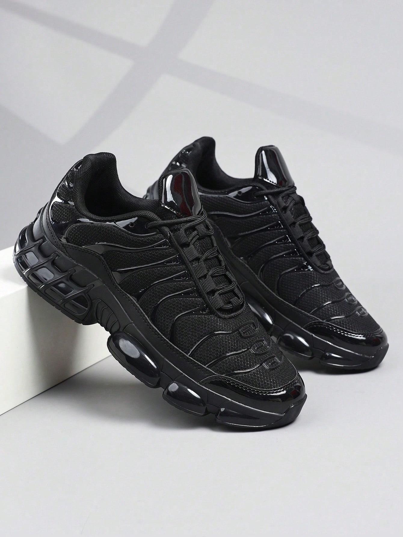 czarne buty sportowe