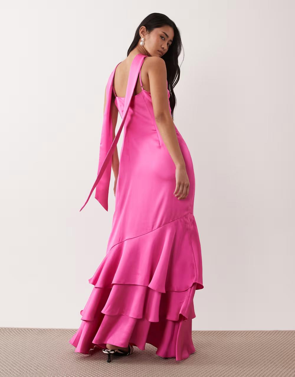 różowa satynowa maxi sukienka na ramiączkach v-neck