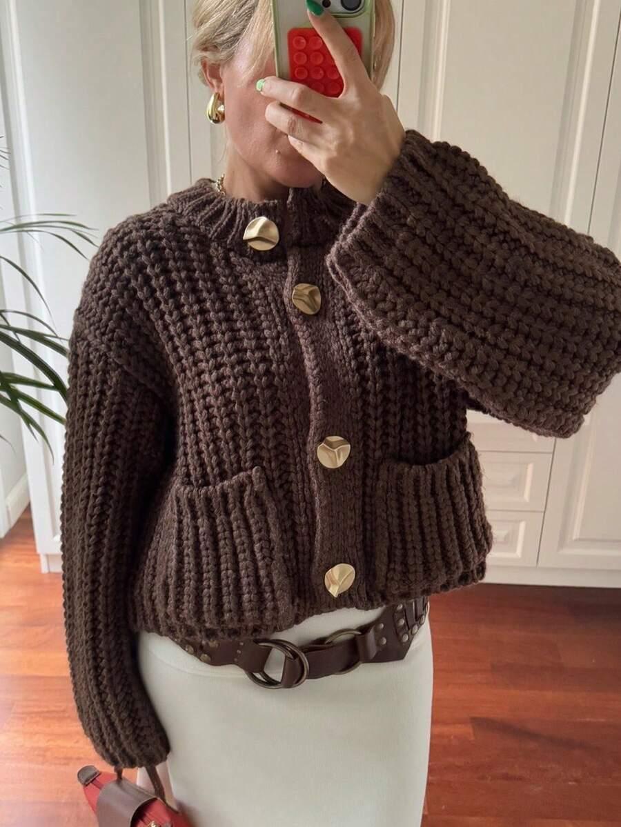 BRĄZOWY SWETER GUZIKI