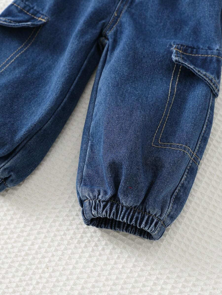 niebieskie spodnie jeans 