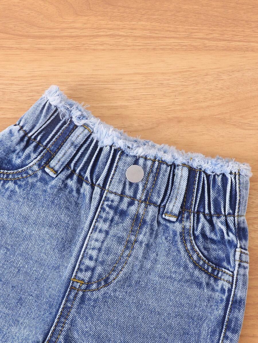 niebieski komplet kurtka spodnie jeans