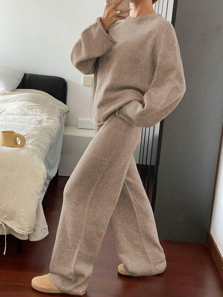 BEŻOWY SWETER OKRĄGŁY DEKOLT