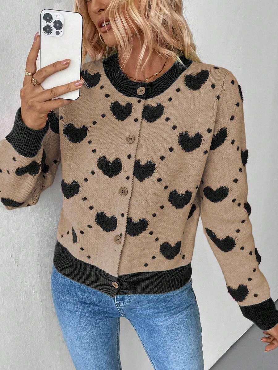 kolorowy sweter guziki 