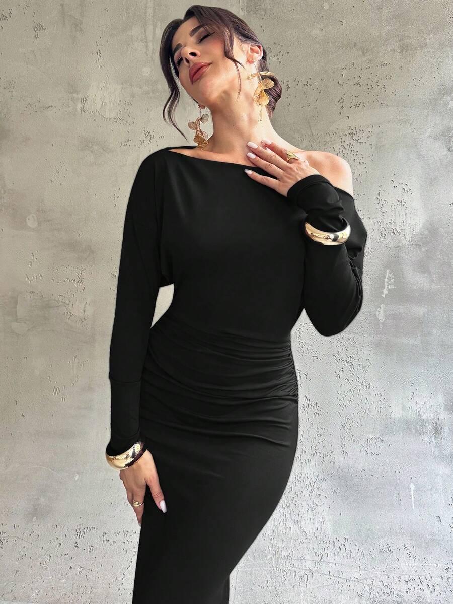czarna mini sukienka