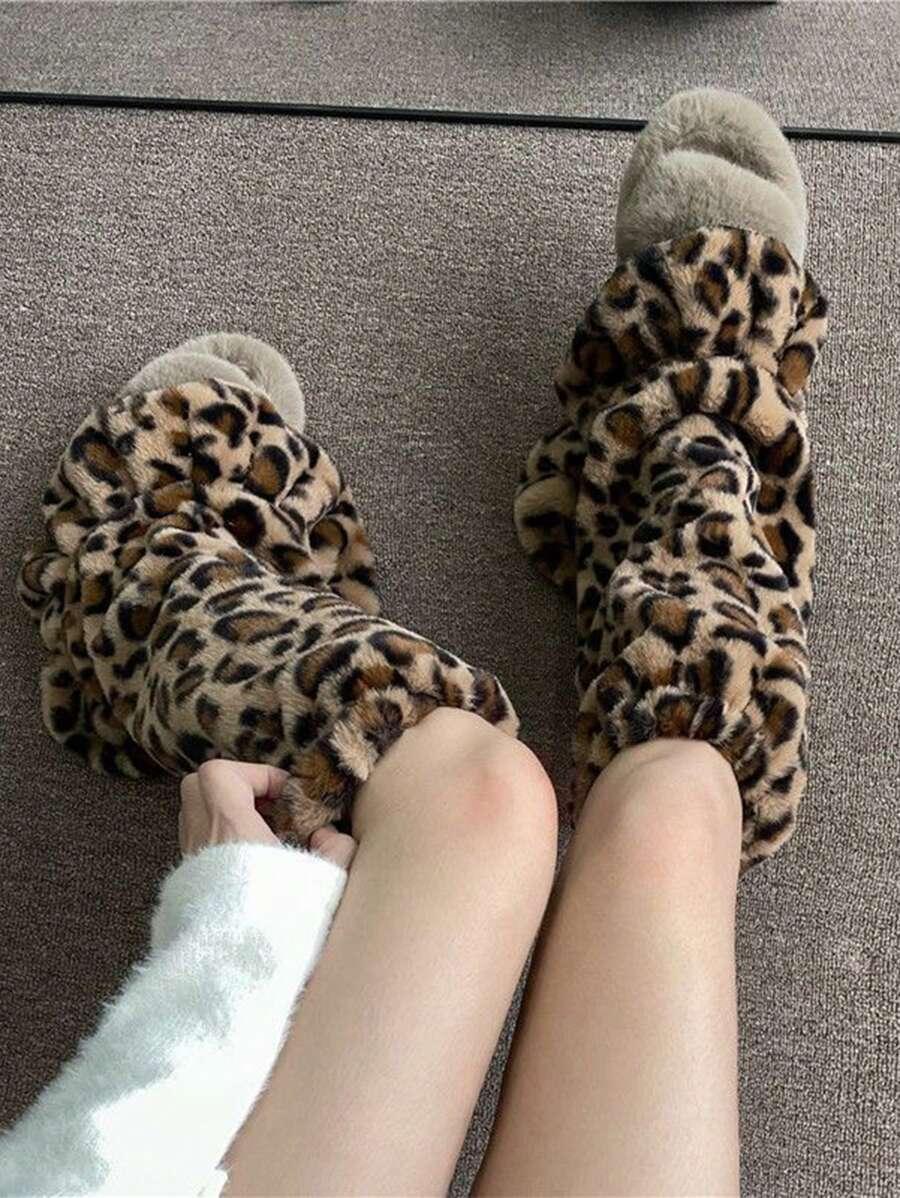 OCIEPLACZE NA NOGI animal print