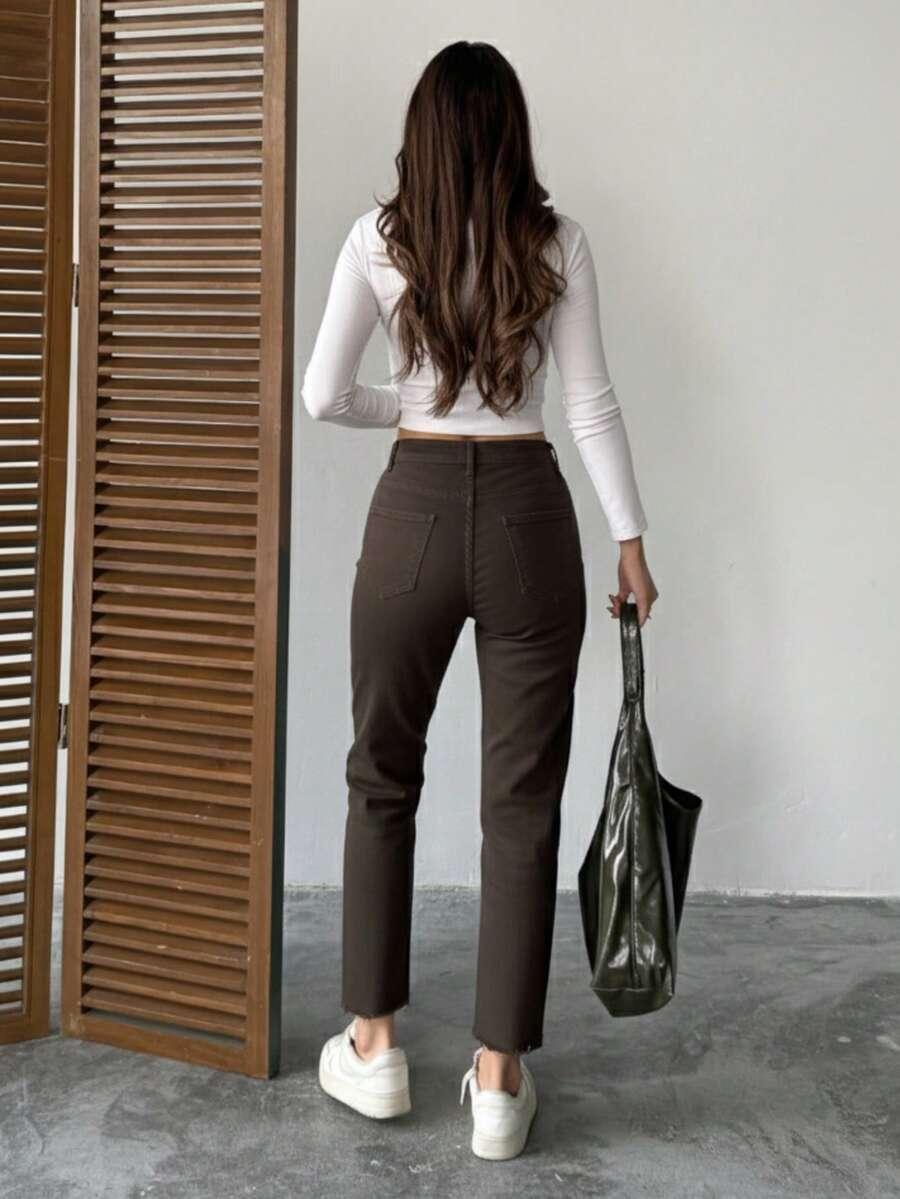brązowe spodnie jeans