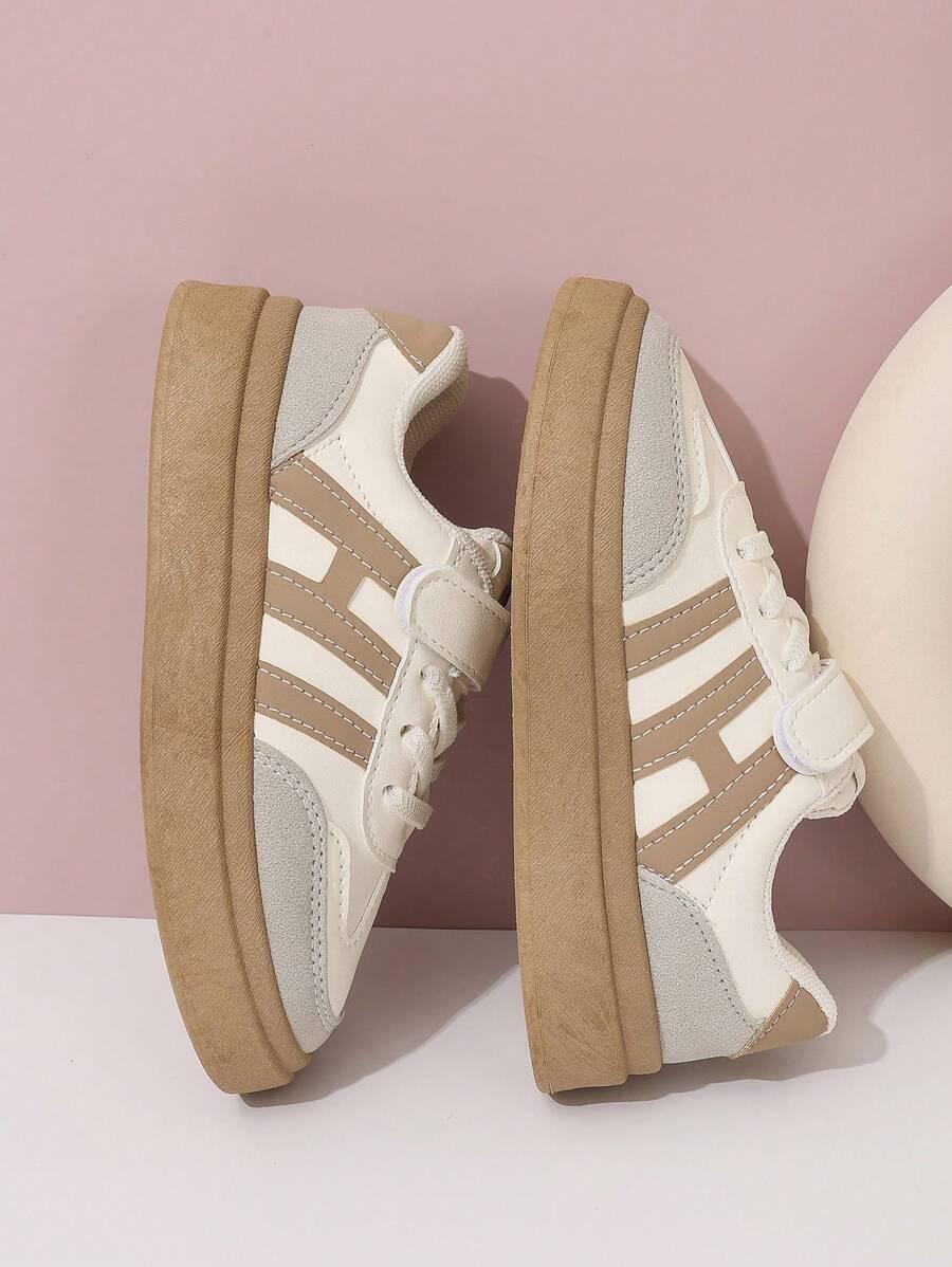 WIĄZANE BUTY SPORTOWE Z RZEPEM