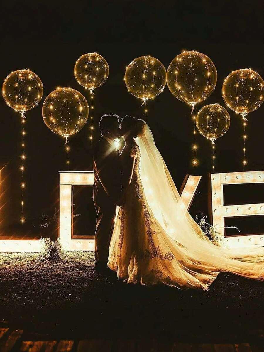 bezbarwny balon światełka