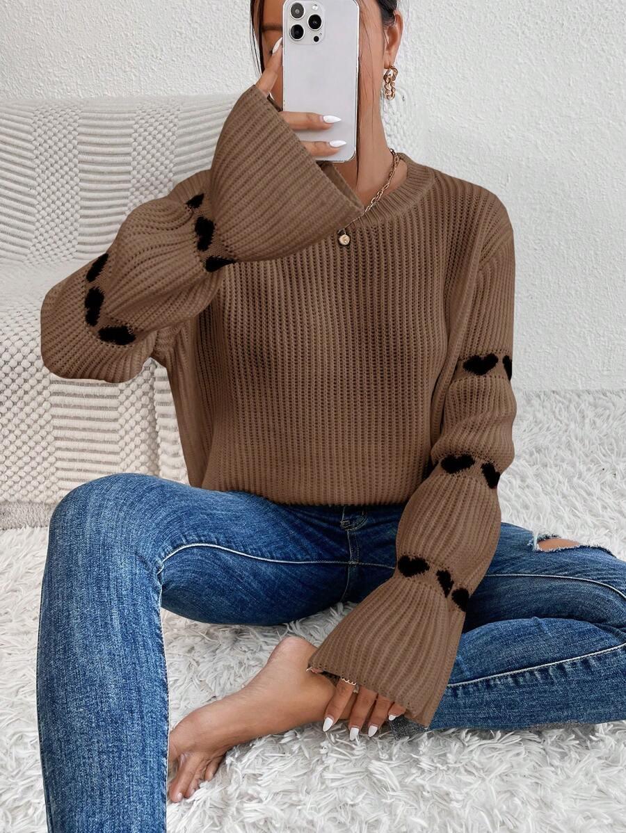 brązowy sweter zdobienie