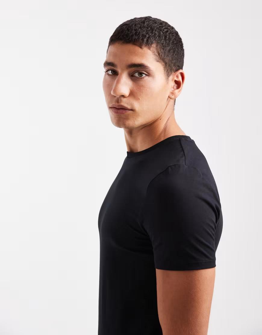czarny klasyczny t-shirt
