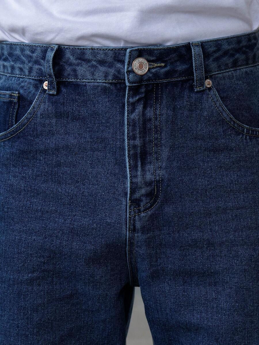 niebieskie spodnie jeans 