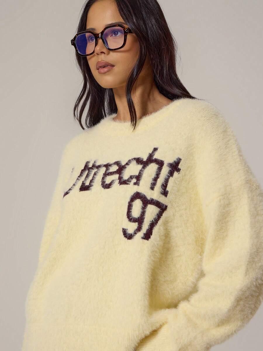 kremowy sweter fluffy