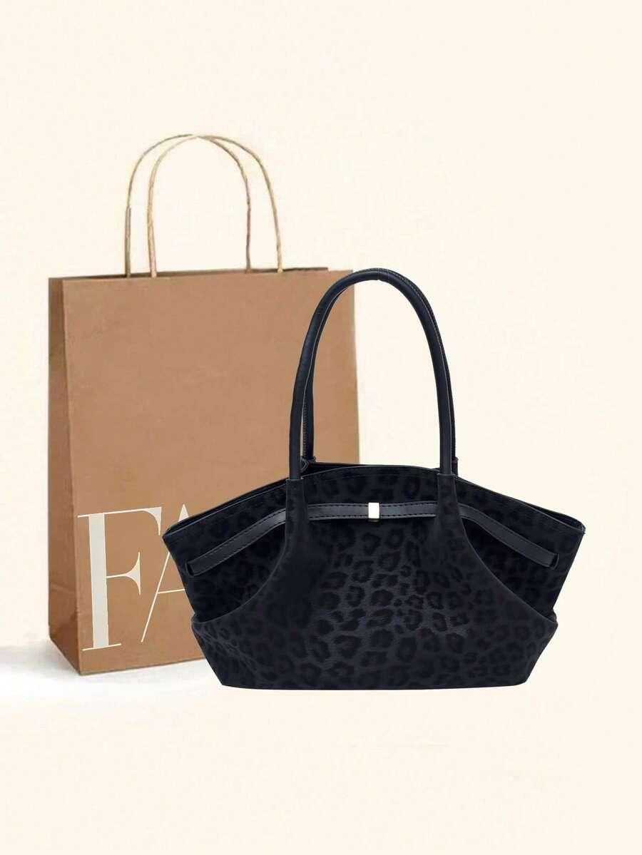 czarna torebka animal print