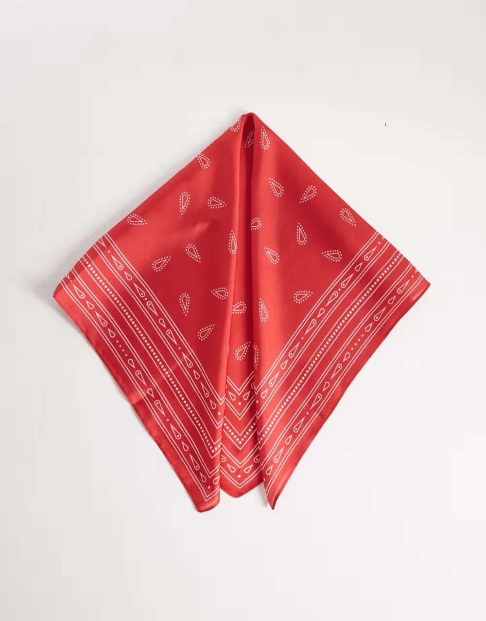 czerwona satynowa apaszka bandana paisley print