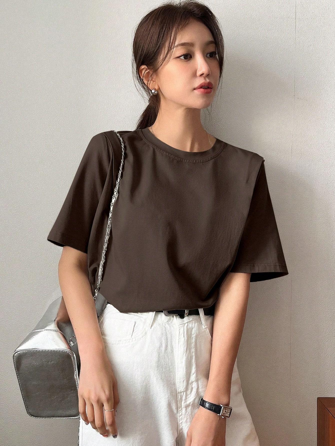 BRĄZOWY T-SHIRT BASIC 