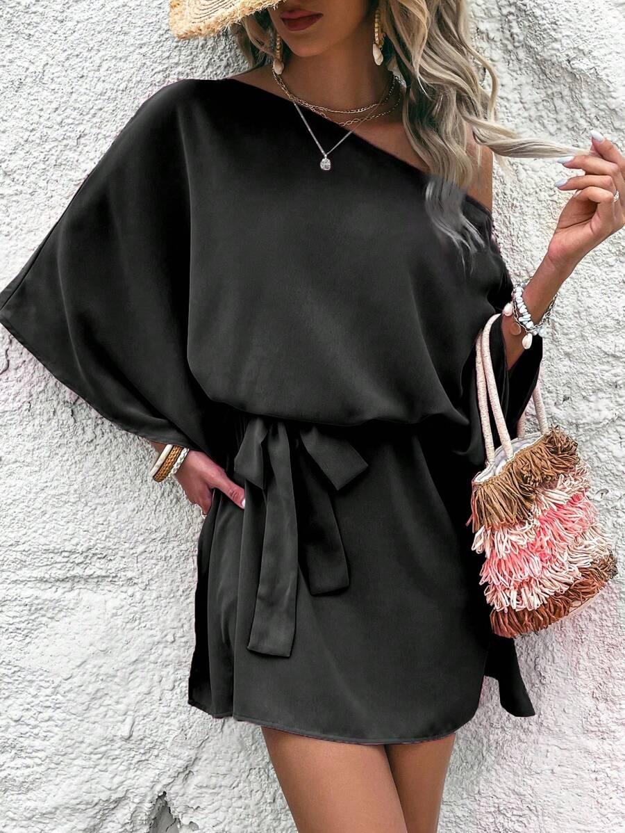 CZARNA MINI SUKIENKA