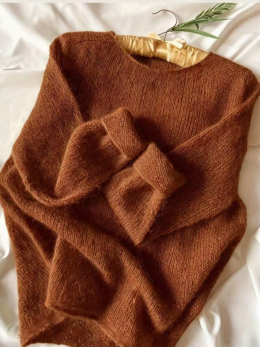 brązowy luźny sweter